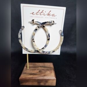 Ettika resin hoops